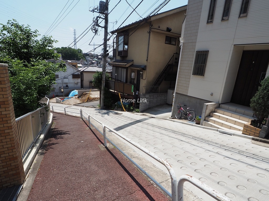 ライオンズマンション徳丸　前面道路